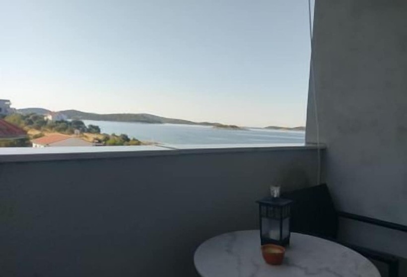 Beach House Paradiso