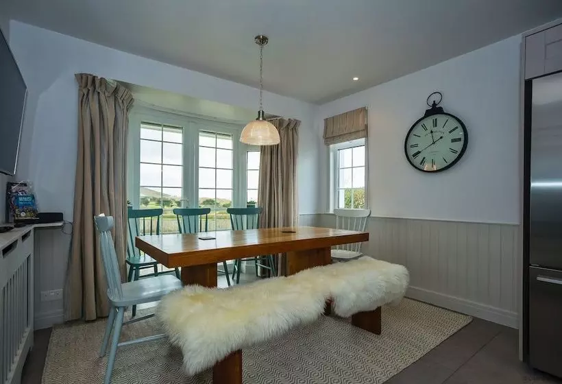 Croyde Stonesthrow 4 Bedrooms