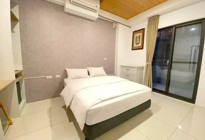 هتل 108 House Inn