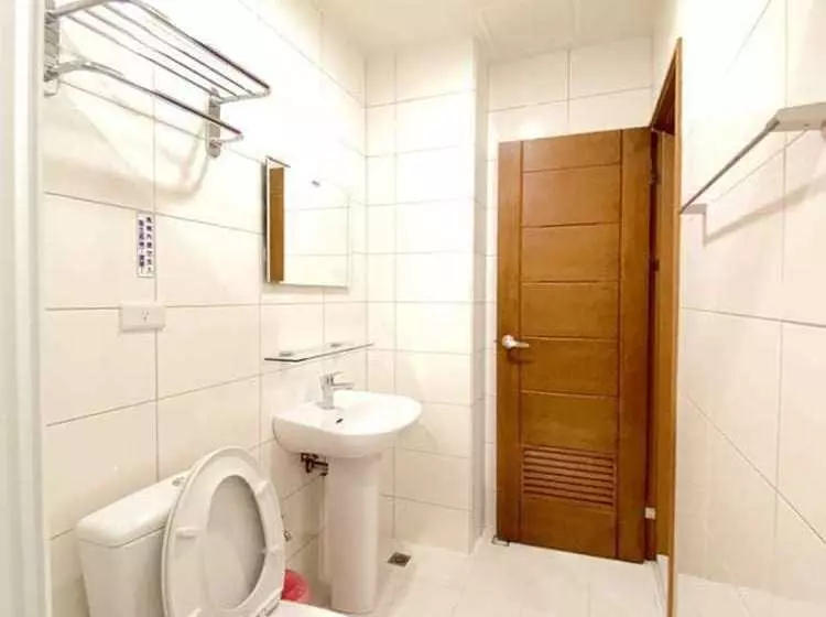 هتل 108 House Inn