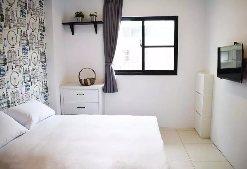 هتل 108 House Inn