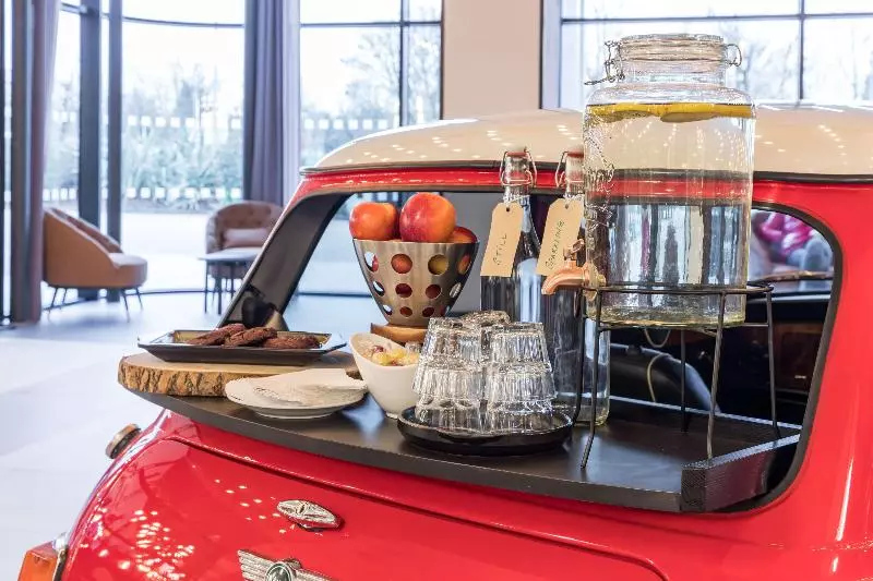 Hotelli Radisson Red  London Heathrow