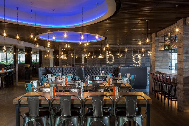 Hotelli Radisson Red London Heathrow