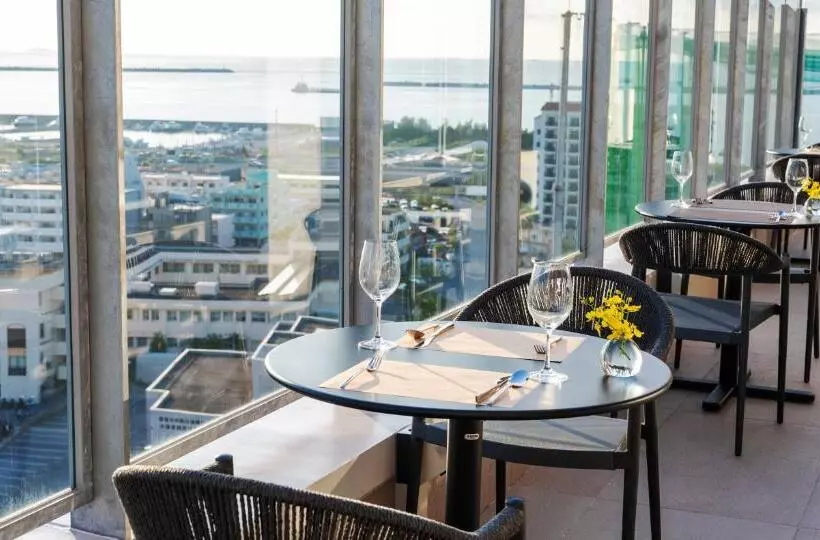 ホテル Sansui Naha　ryukyu Hot Spring Naminoueyu