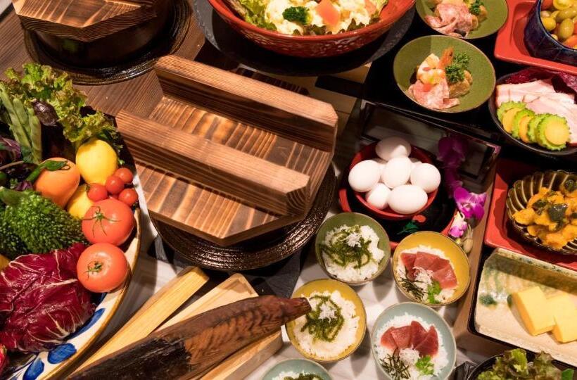 هتل Sansui Naha ryukyu Hot Spring Naminoueyu