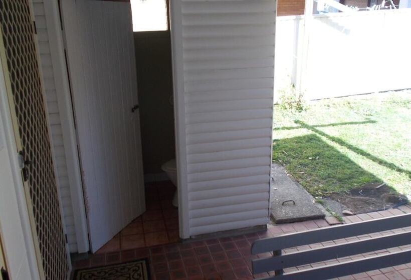 Mandys Cottage 7 Memorial Avenue South West Rocks