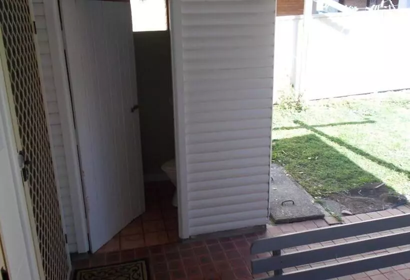 Mandys Cottage   7 Memorial Avenue South West Rocks