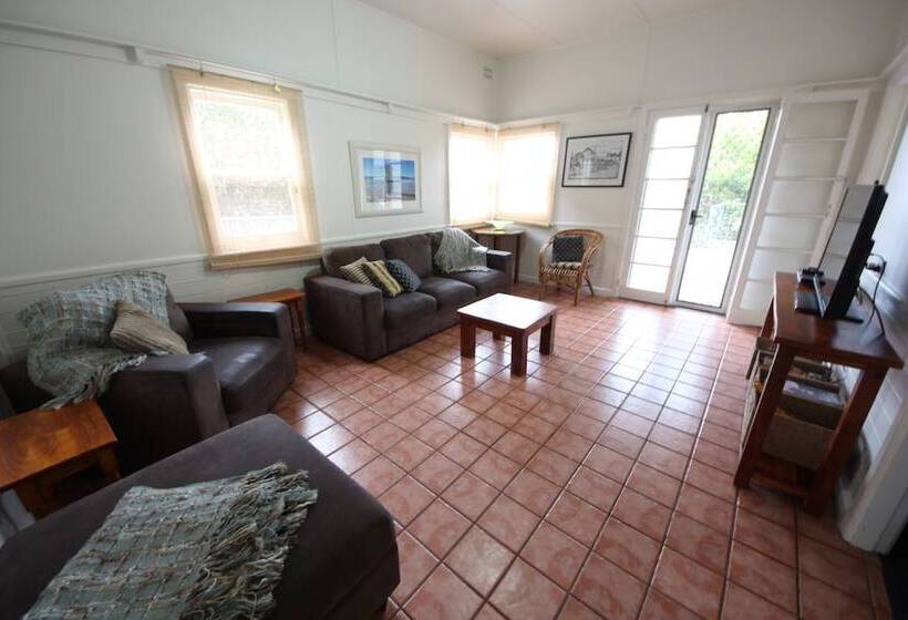 Mandys Cottage 7 Memorial Avenue South West Rocks