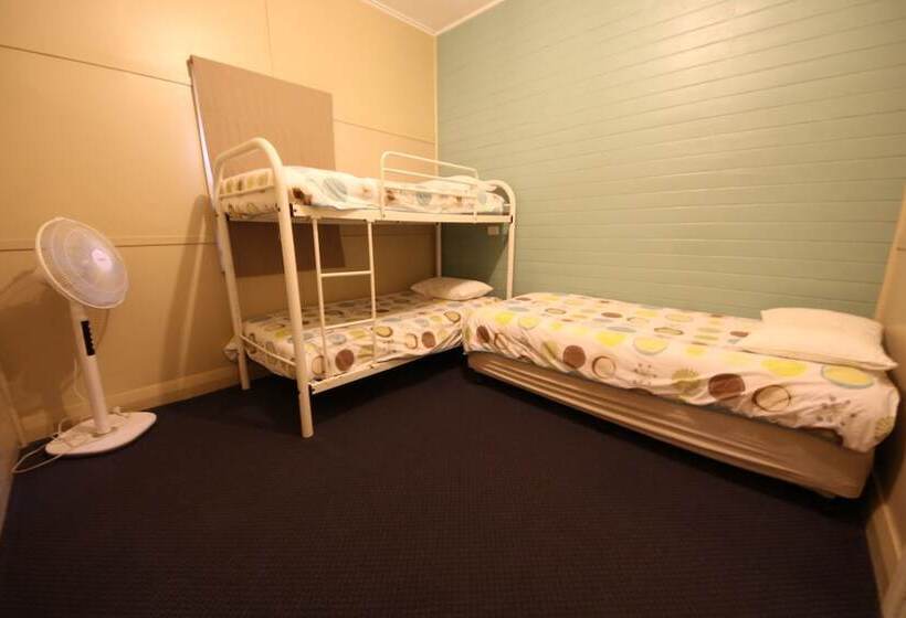 Mandys Cottage 7 Memorial Avenue South West Rocks