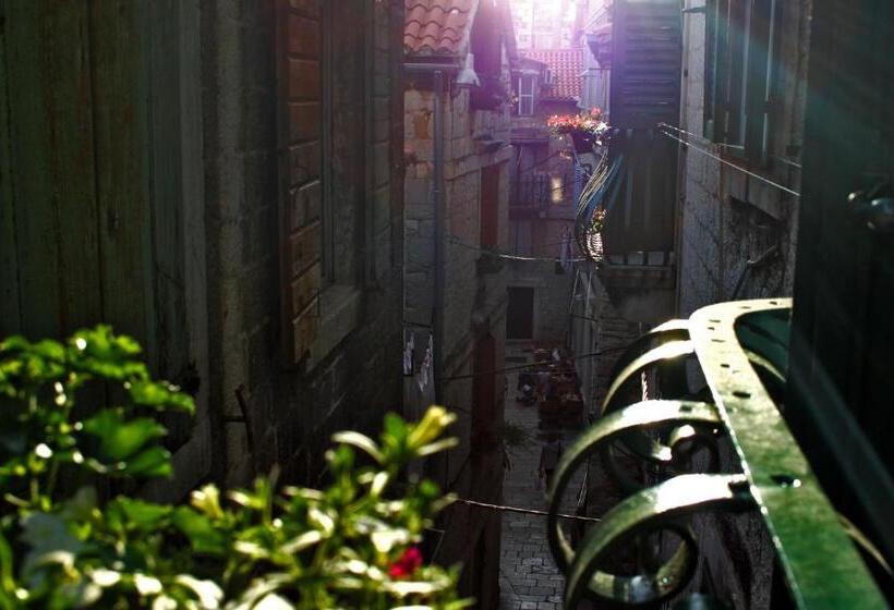 بنسيون Jr Luxury Guesthouse