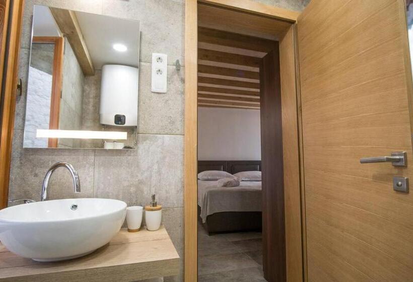 بنسيون Jr Luxury Guesthouse