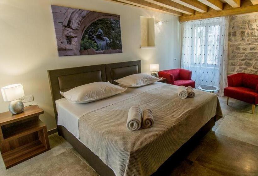 بنسيون Jr Luxury Guesthouse