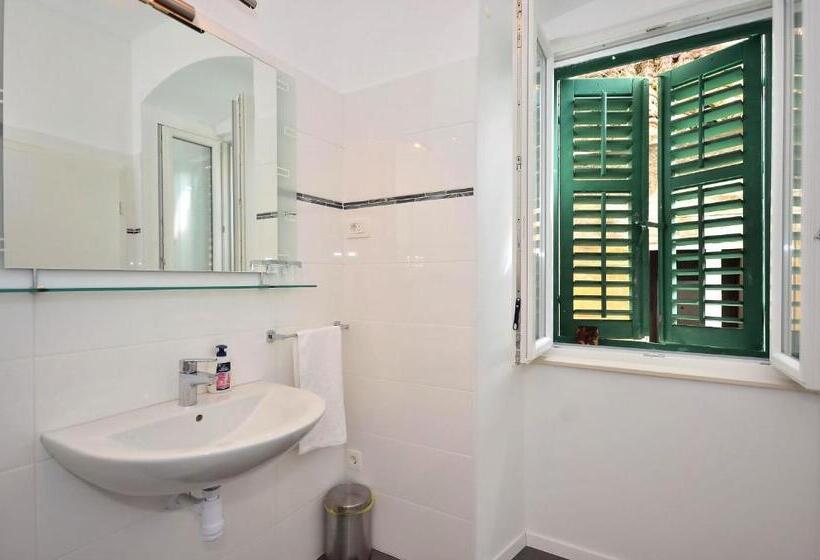 بنسيون Jr Luxury Guesthouse