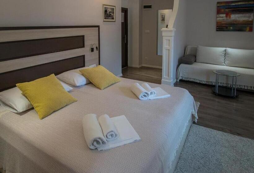 بنسيون Jr Luxury Guesthouse