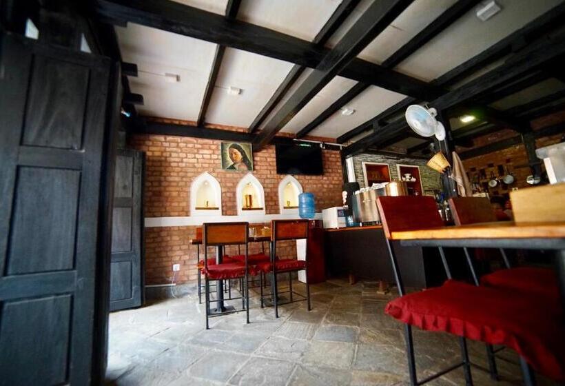 تختخواب و صبحانه Bandipur Chhen