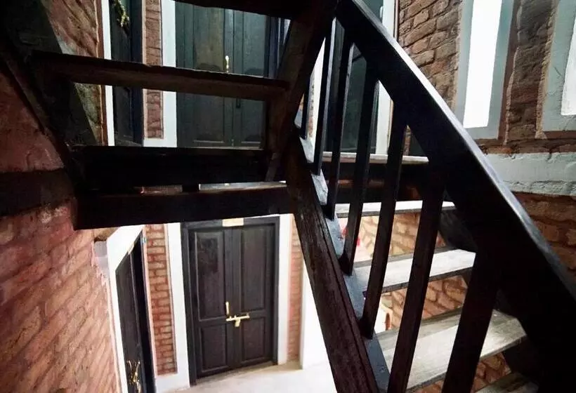 تختخواب و صبحانه Bandipur Chhen