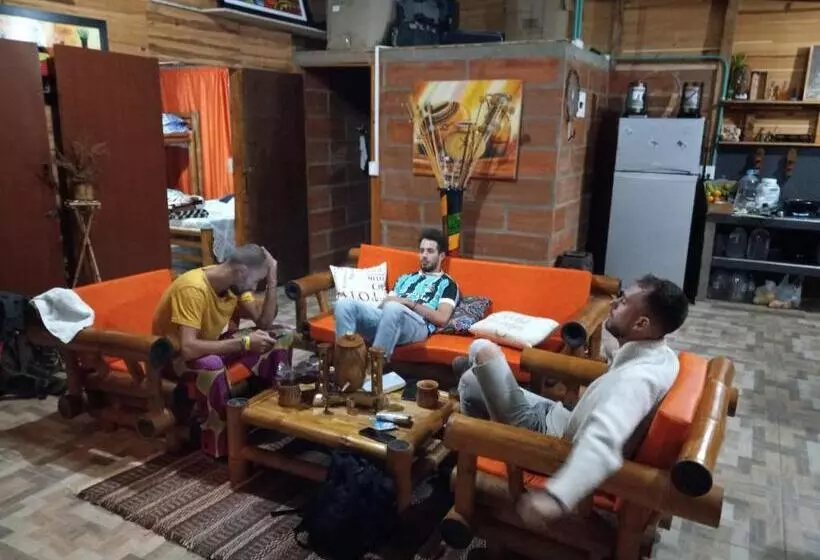 ベッドアンドブレックファースト La Casa Del Bosque Via Saladito