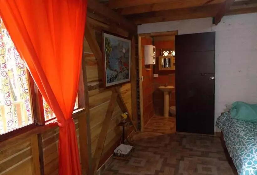 ベッドアンドブレックファースト La Casa Del Bosque Via Saladito