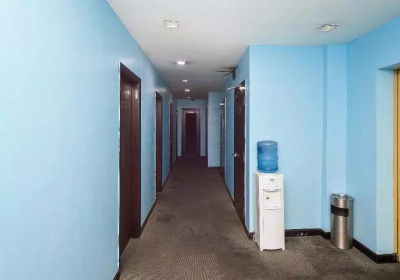 Comfort Hotel By Oyo Rooms