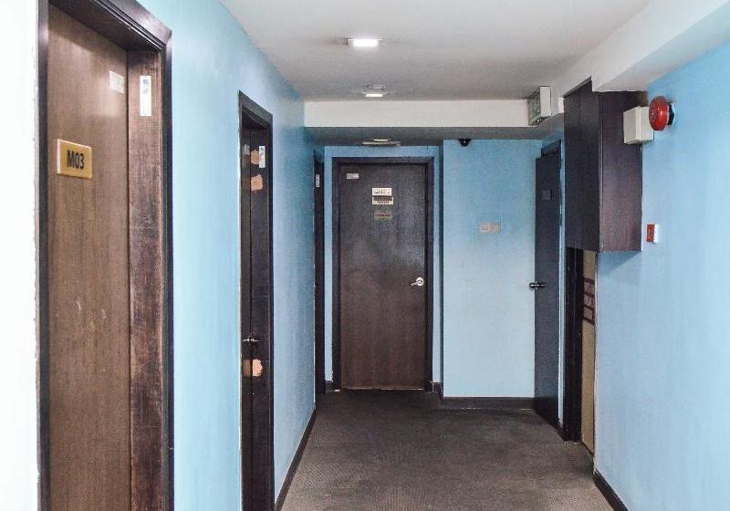 Comfort Hotel By Oyo Rooms