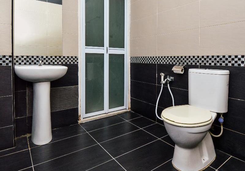 Comfort Hotel By Oyo Rooms