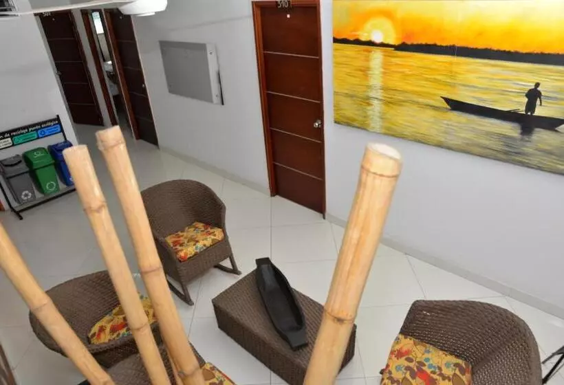ホテル Canoa Inn