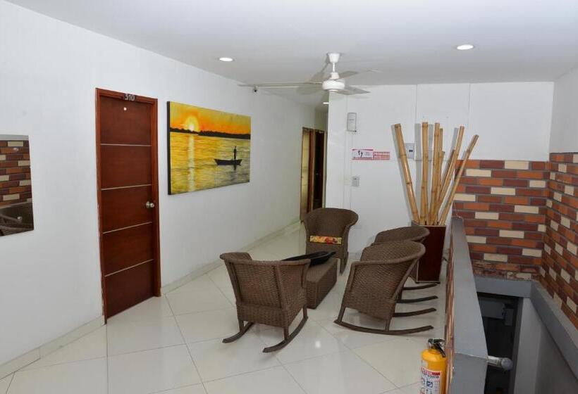 בית מלון כפרי Canoa Inn