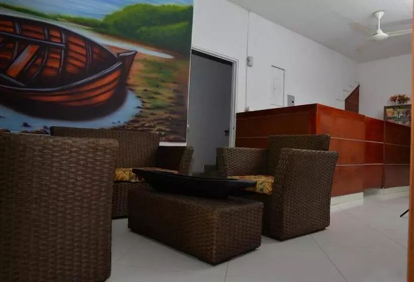 ホテル Canoa Inn