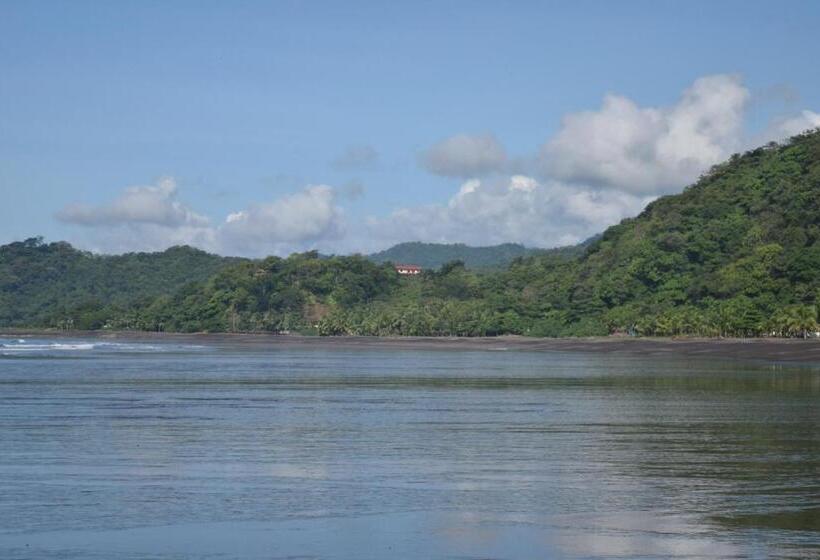 Отель Kambutaleko