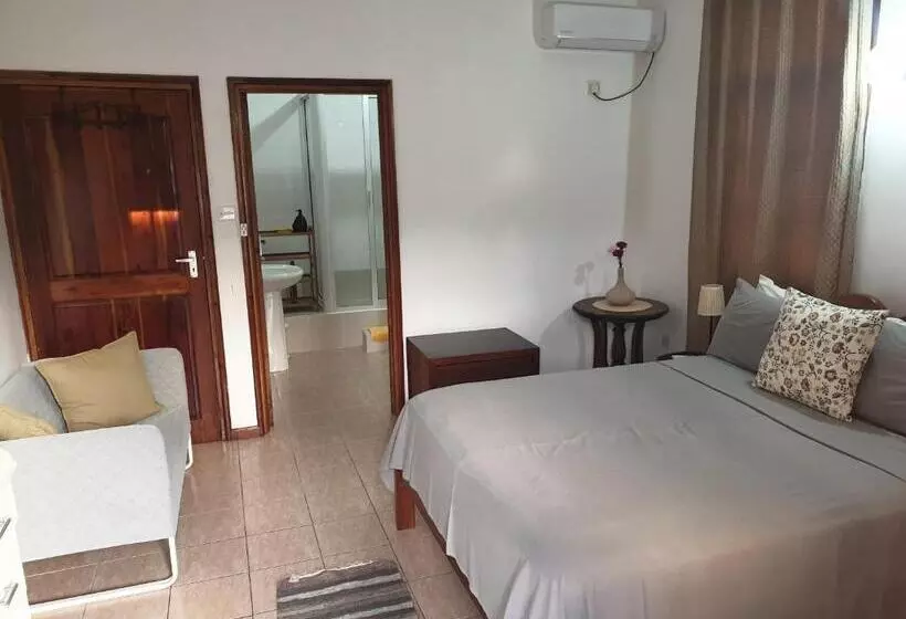 La Maison Hibiscus Self Catering Accommodation