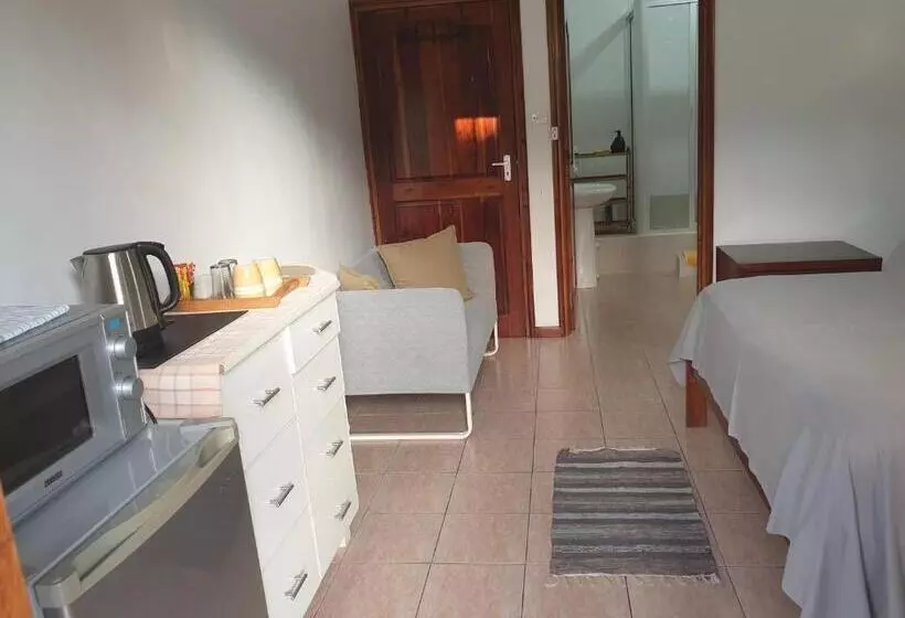 La Maison Hibiscus Self Catering Accommodation