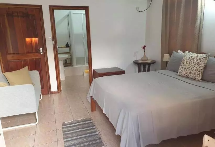 La Maison Hibiscus Self Catering Accommodation