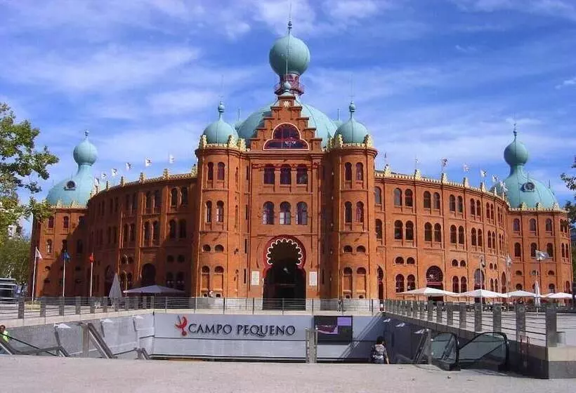 پانسیون Campo Pequeno Avenida
