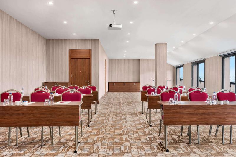 فندق Ramada By Wyndham Sakarya Hendek