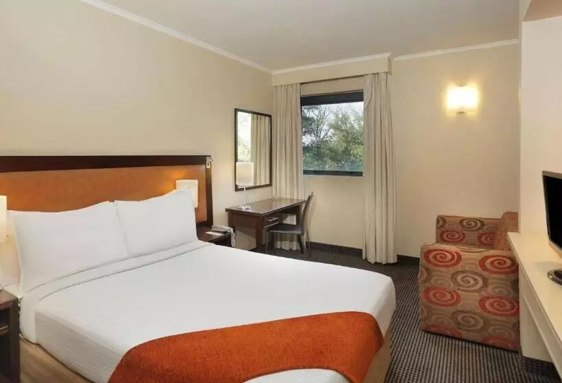 هتل Stayeasy Rustenburg