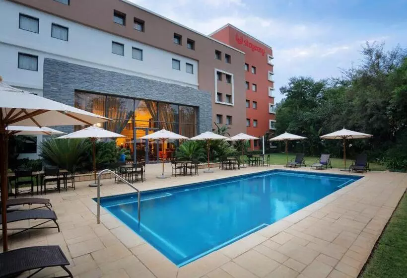 هتل Stayeasy Rustenburg