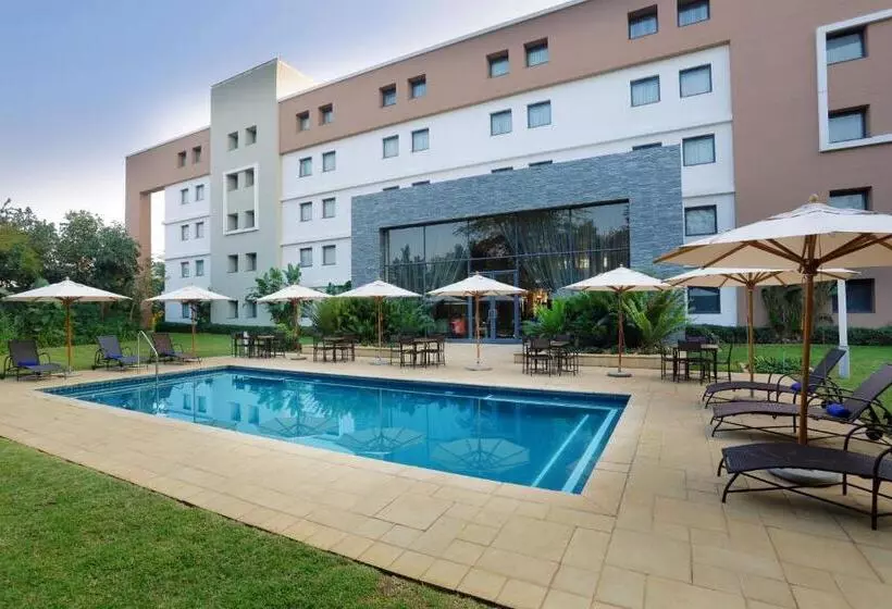 هتل Stayeasy Rustenburg