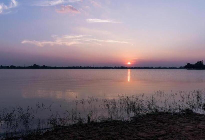 Отель The Impress Khonkaen