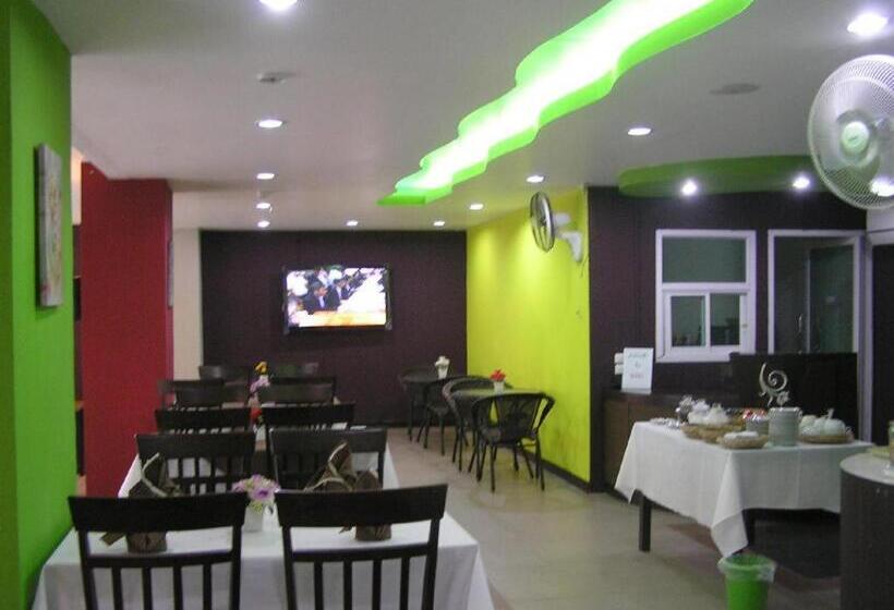 Отель The Impress Khonkaen