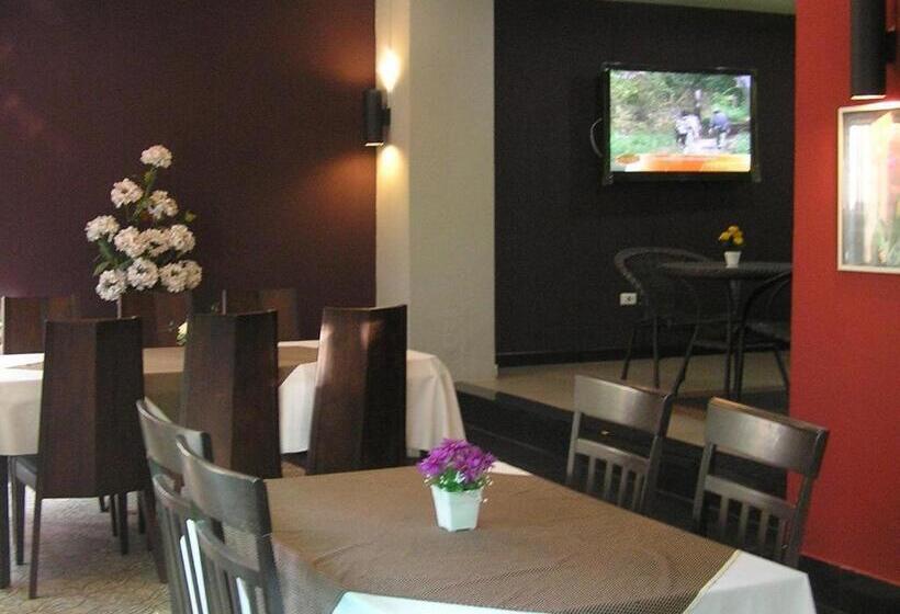 Отель The Impress Khonkaen