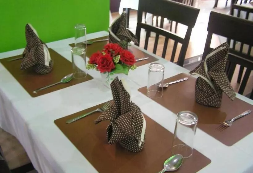 هتل The Impress Khonkaen