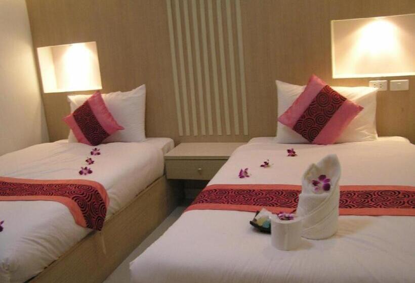 Отель The Impress Khonkaen