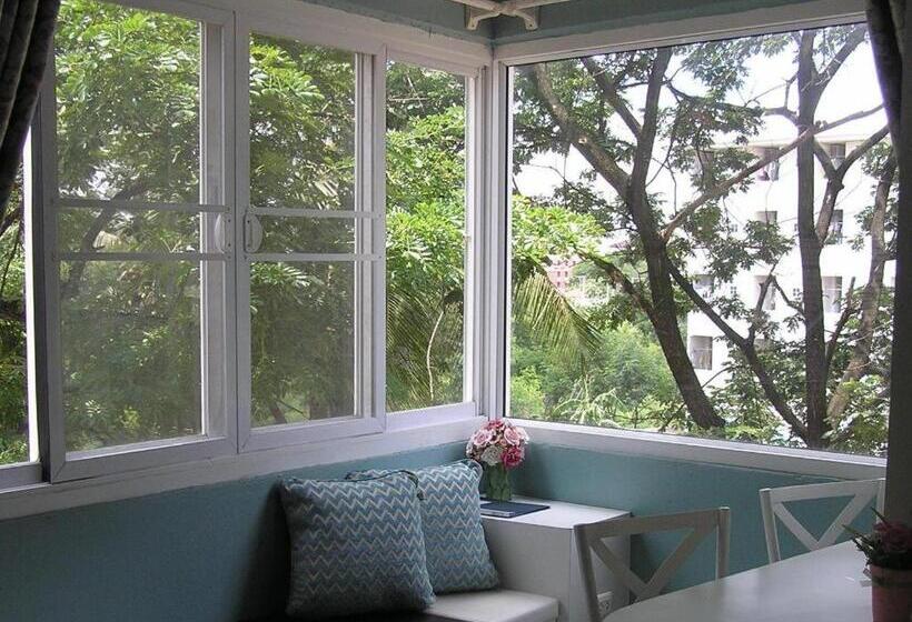 Отель The Impress Khonkaen