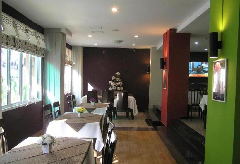 Отель The Impress Khonkaen