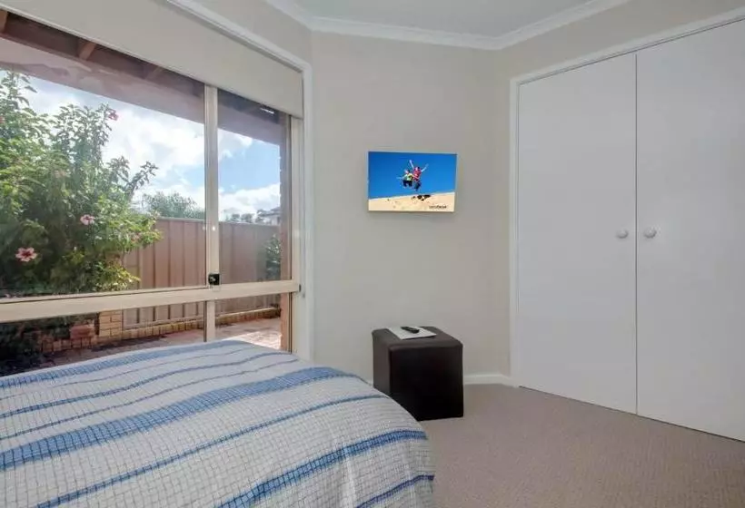 Moy At Nelson Bay, 2/30 Thurlow Avenue