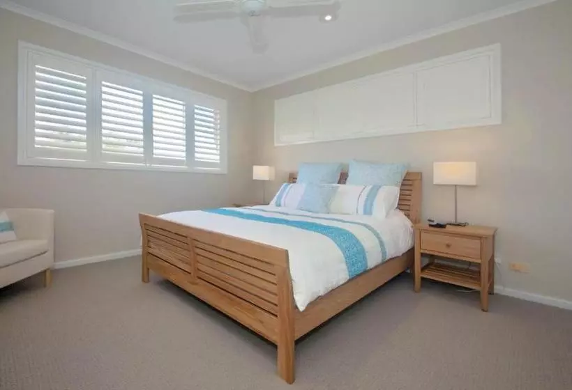 Moy At Nelson Bay, 2/30 Thurlow Avenue