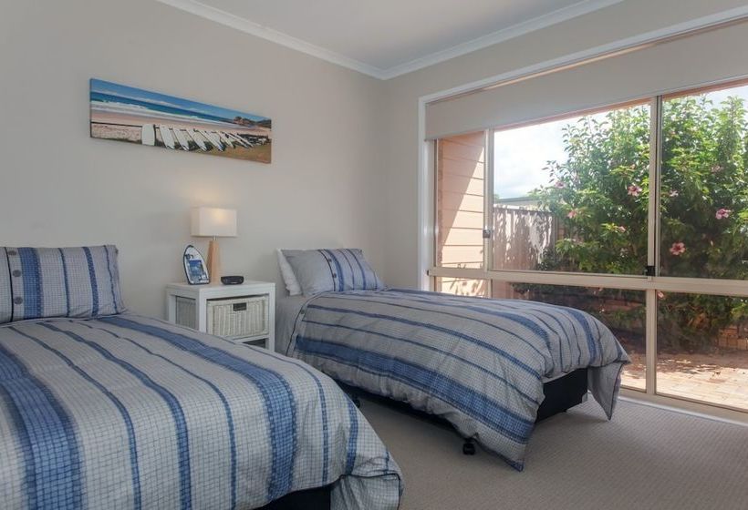 Moy At Nelson Bay, 2/30 Thurlow Avenue