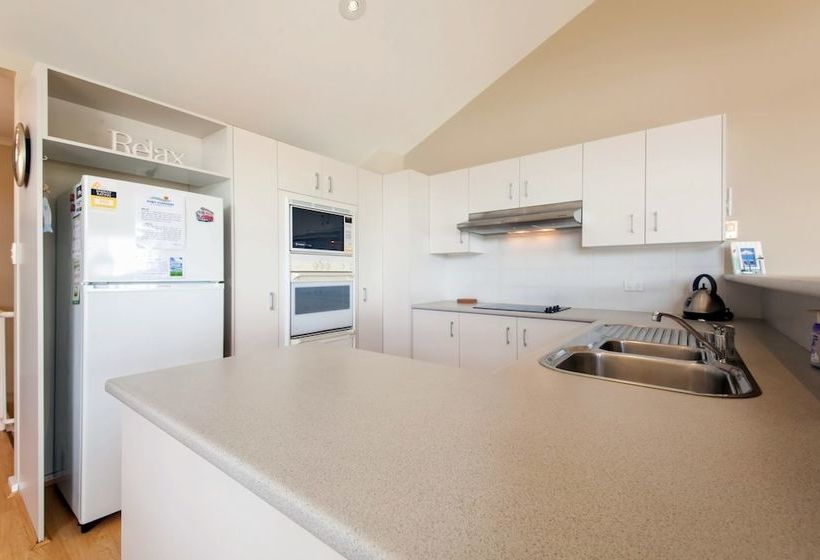 Moy At Nelson Bay, 2/30 Thurlow Avenue