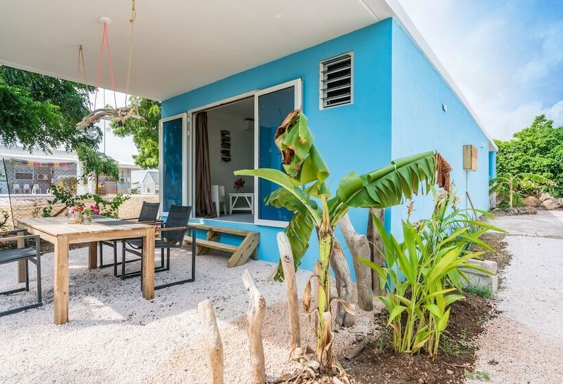 Tropical Breeze Apartments