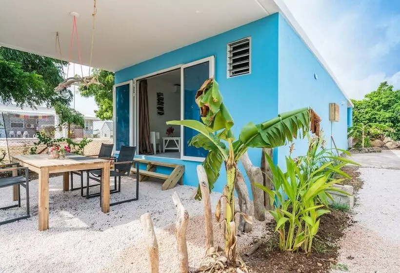 Tropical Breeze Apartments